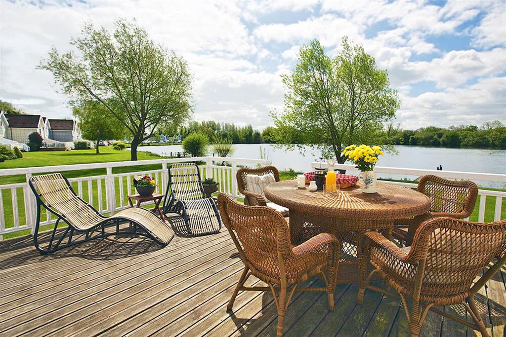 Caterina Lake Lodge Южен Сърни Екстериор снимка